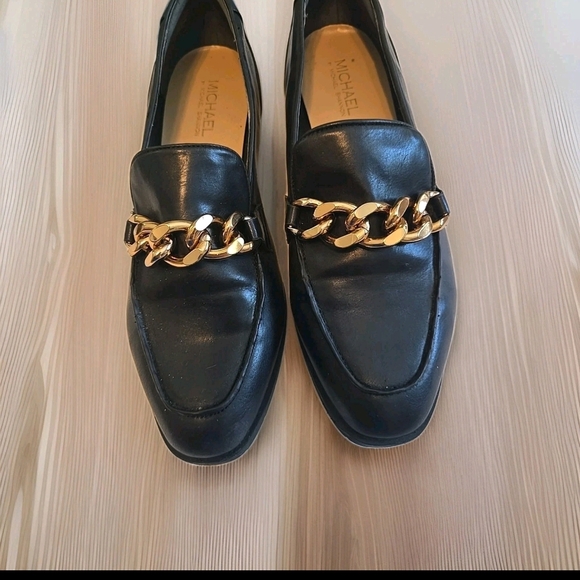 Michael Shannon Black Loafers with Gold Chain - Picture 2 of 12